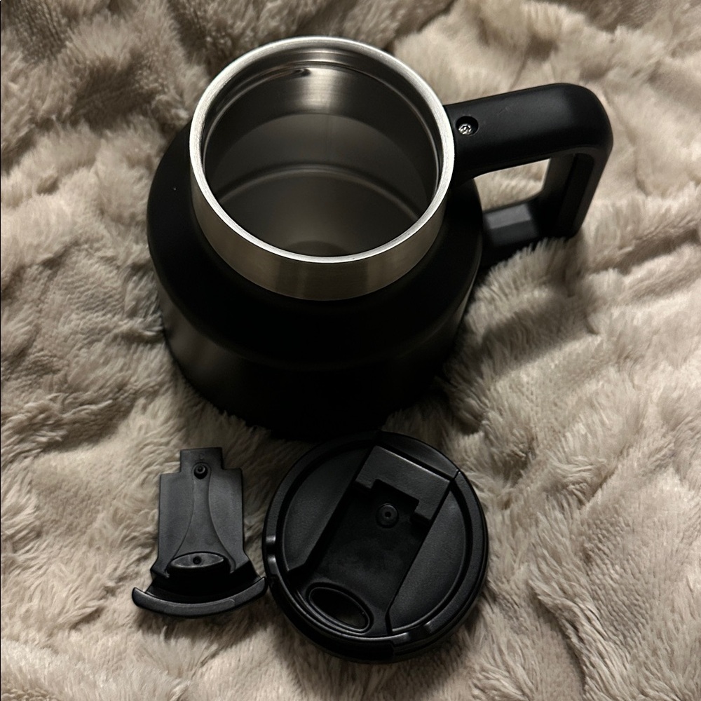 Stanley Adventure Tough To Tip Admirals Mug 20 OZ flawed - Picture 2 of 8